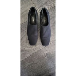 Donald J Pliner Size 7.5 M US Women's Black Closed Toe Heels Pumps Vintage Shoes